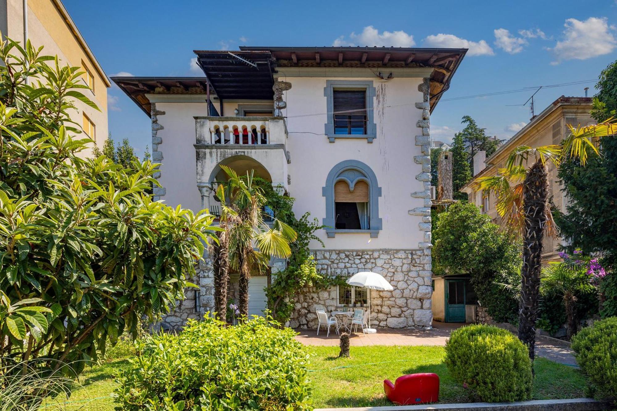 City Apartment With Garden - Happy Rentals リエカ エクステリア 写真