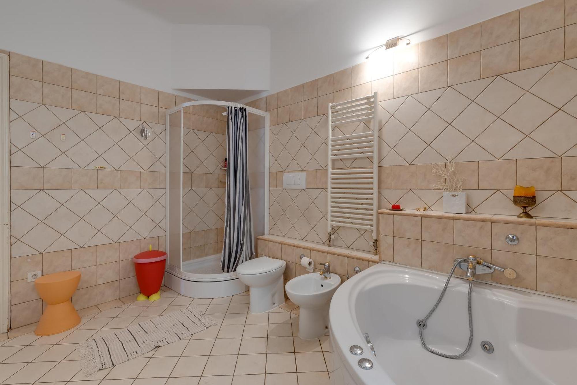 City Apartment With Garden - Happy Rentals リエカ エクステリア 写真
