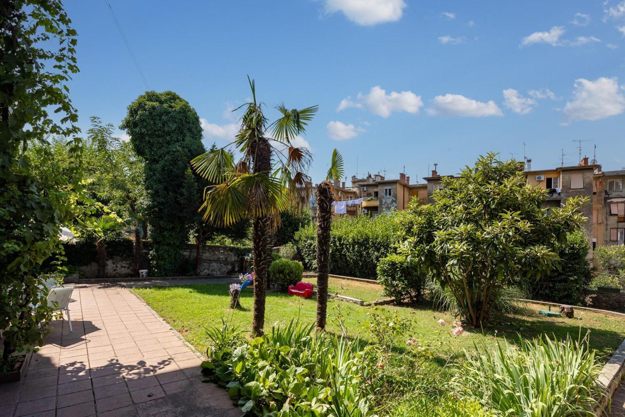 City Apartment With Garden - Happy Rentals リエカ エクステリア 写真