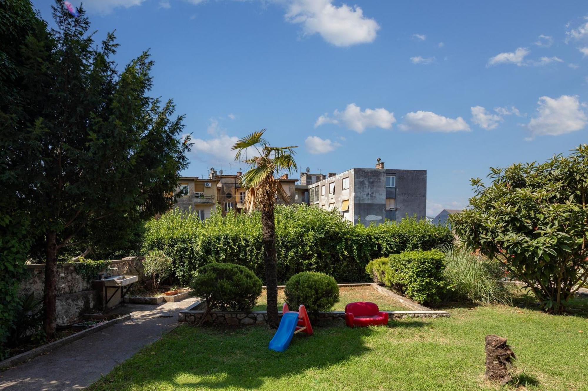 City Apartment With Garden - Happy Rentals リエカ エクステリア 写真